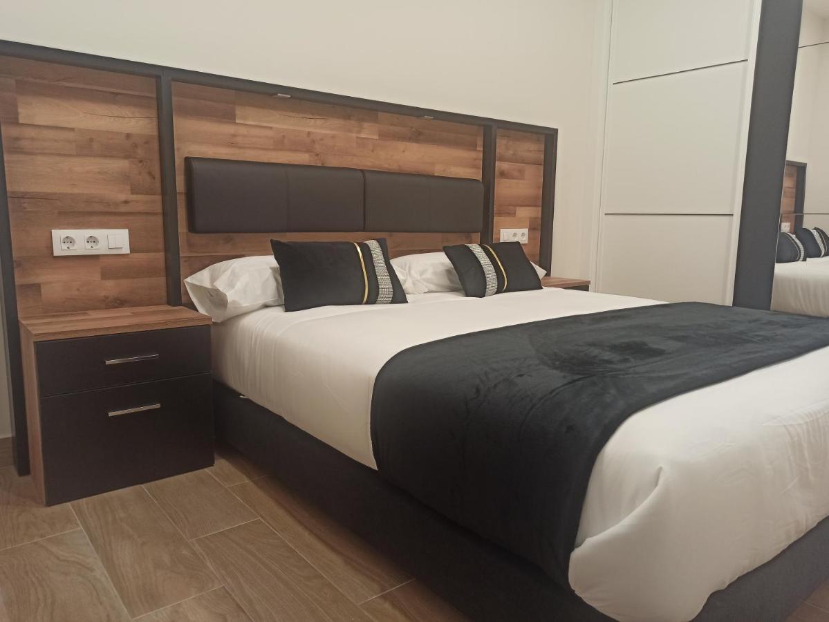 Apartamentos Silgar Plaza Санксенсо Екстериор снимка