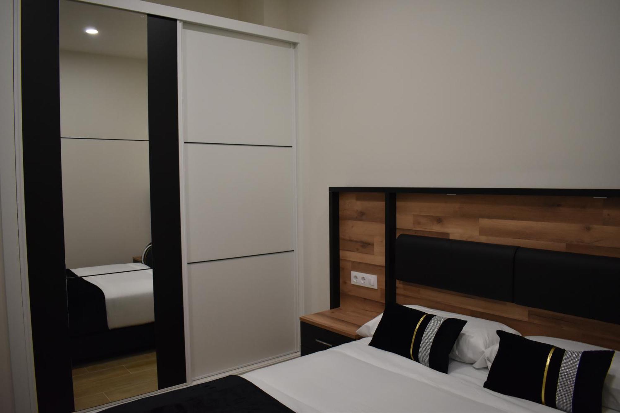 Apartamentos Silgar Plaza Санксенсо Екстериор снимка