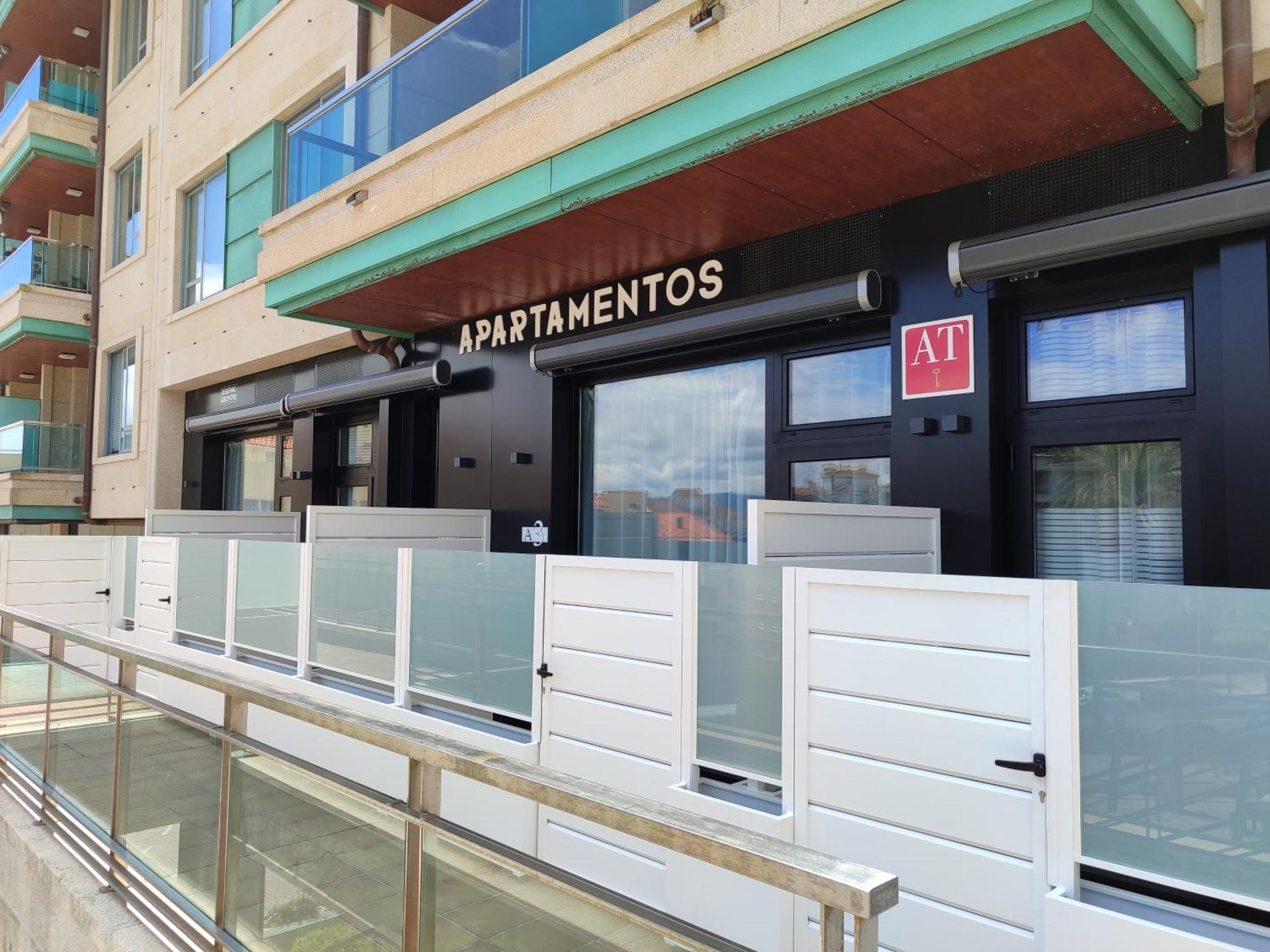 Apartamentos Silgar Plaza Санксенсо Екстериор снимка